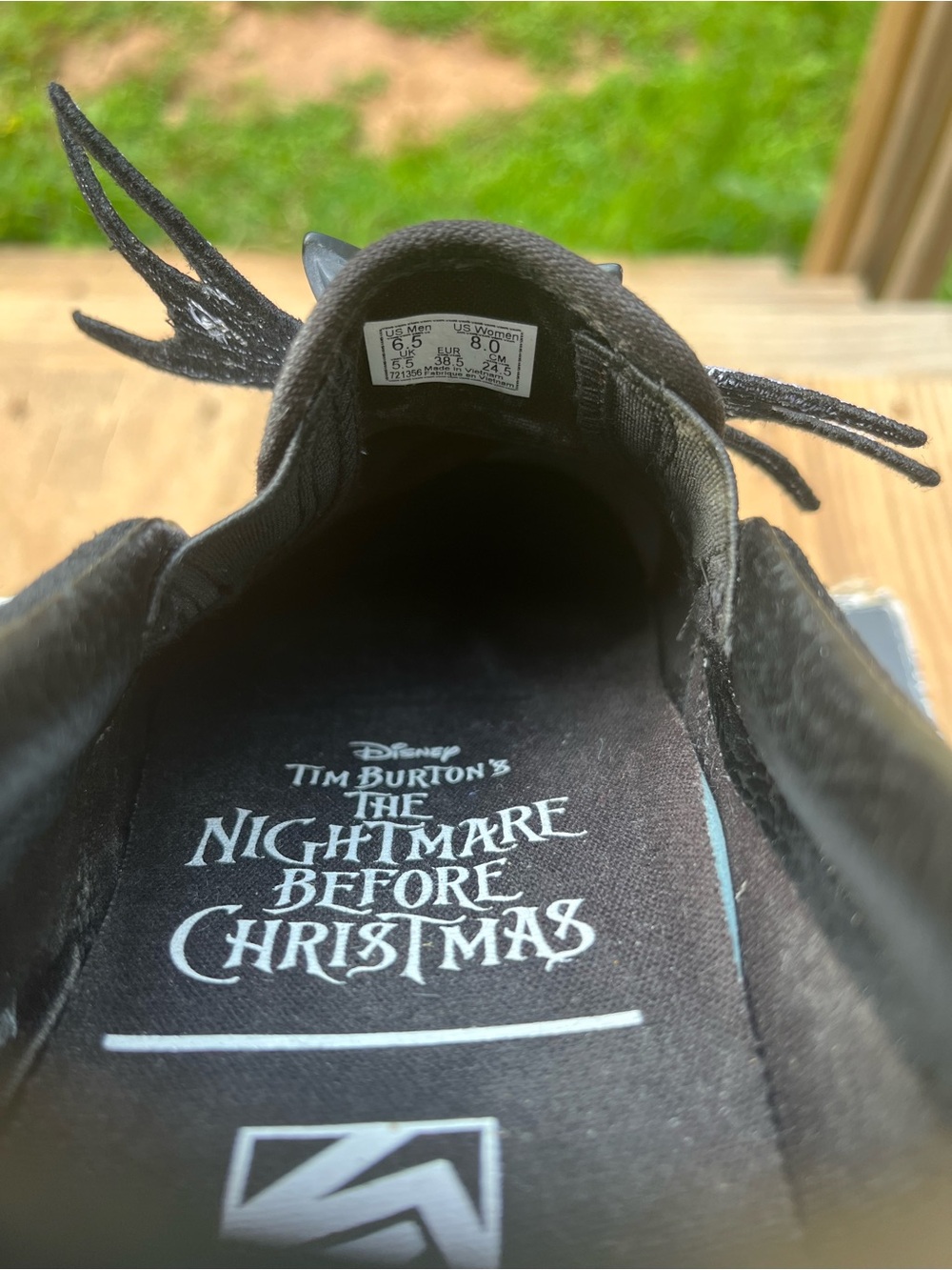 Vans x The Nightmare Before Christmas Black and White Cat Slip-On Sneakers - Picture 4 of 4